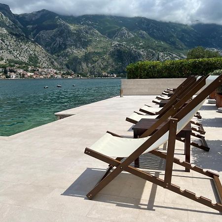 Apartments Rozer Kotor Luaran gambar