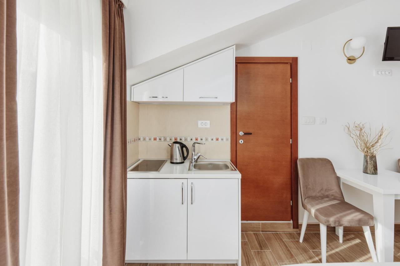 Apartments Rozer Kotor Luaran gambar