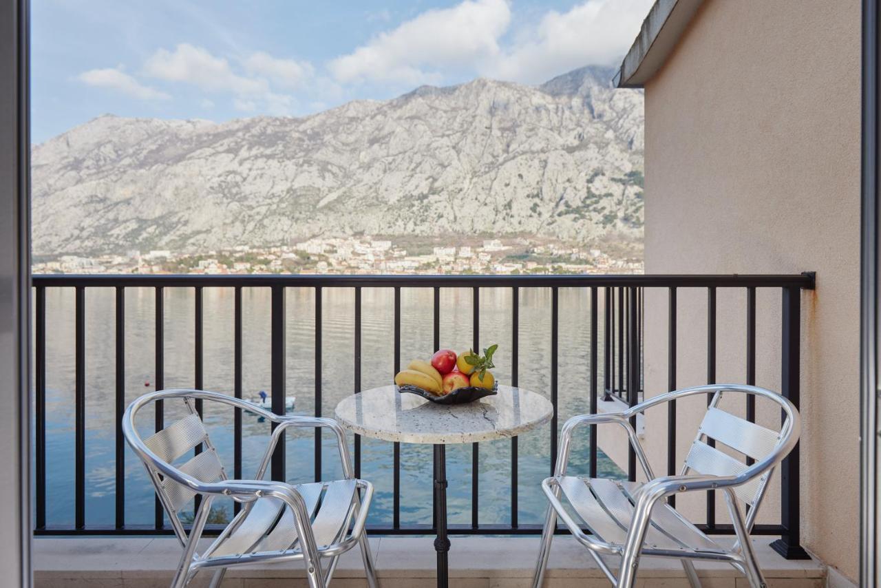 Apartments Rozer Kotor Luaran gambar