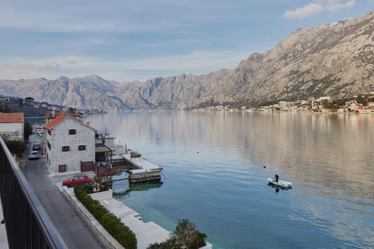 Apartments Rozer Kotor Luaran gambar